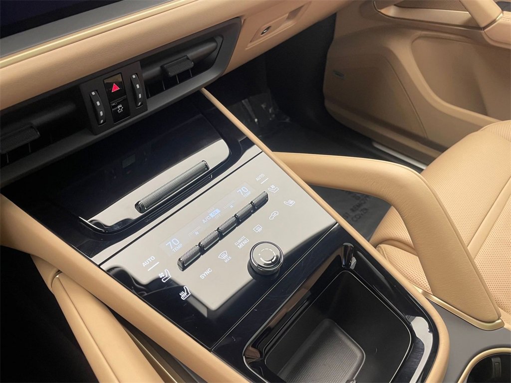 Used 2026 Porsche Cayenne S image 10