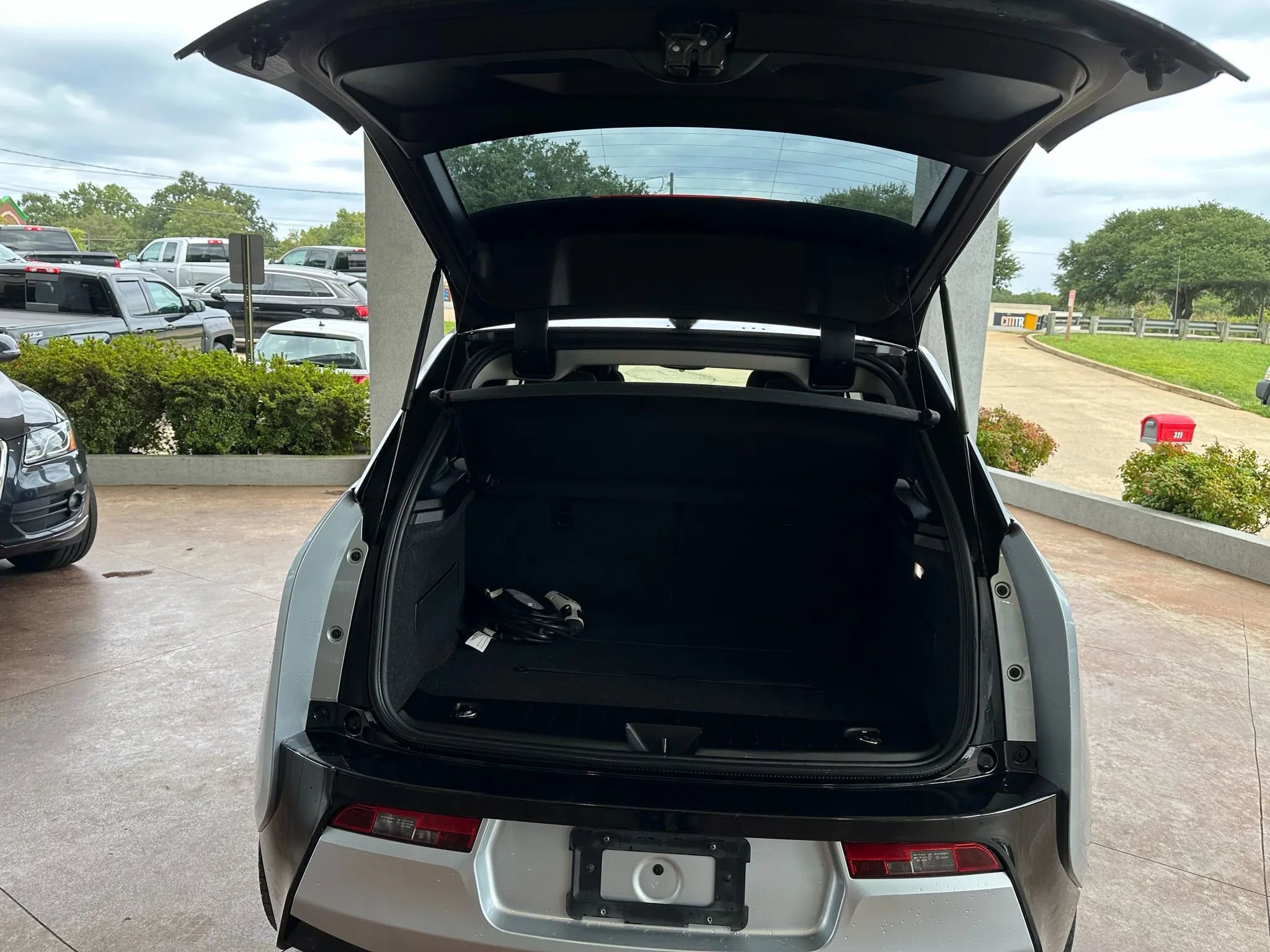 Used 2014 BMW i3 Hatchback 4D image 23