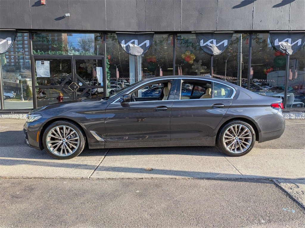 Used 2023 BMW 530i xDrive w/ Premium Package image 11