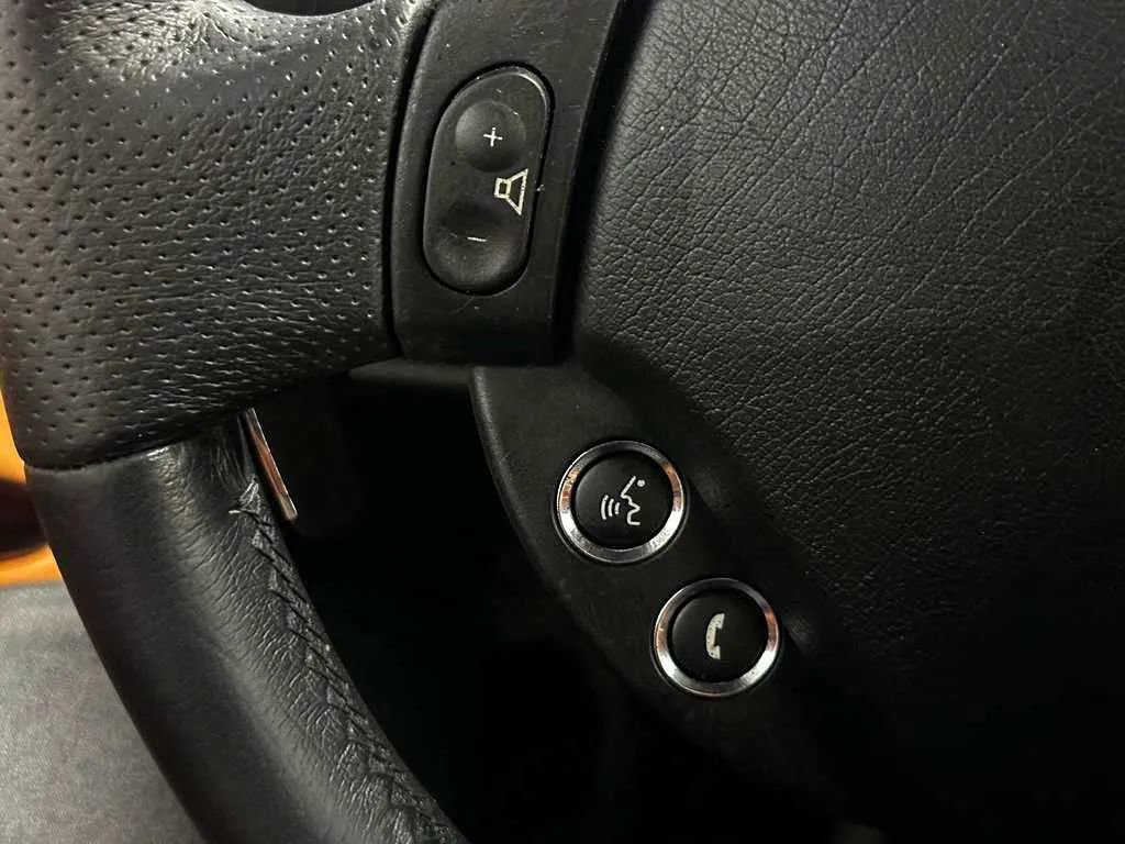 Used 2016 Maserati GranTurismo Sport RWD image 18