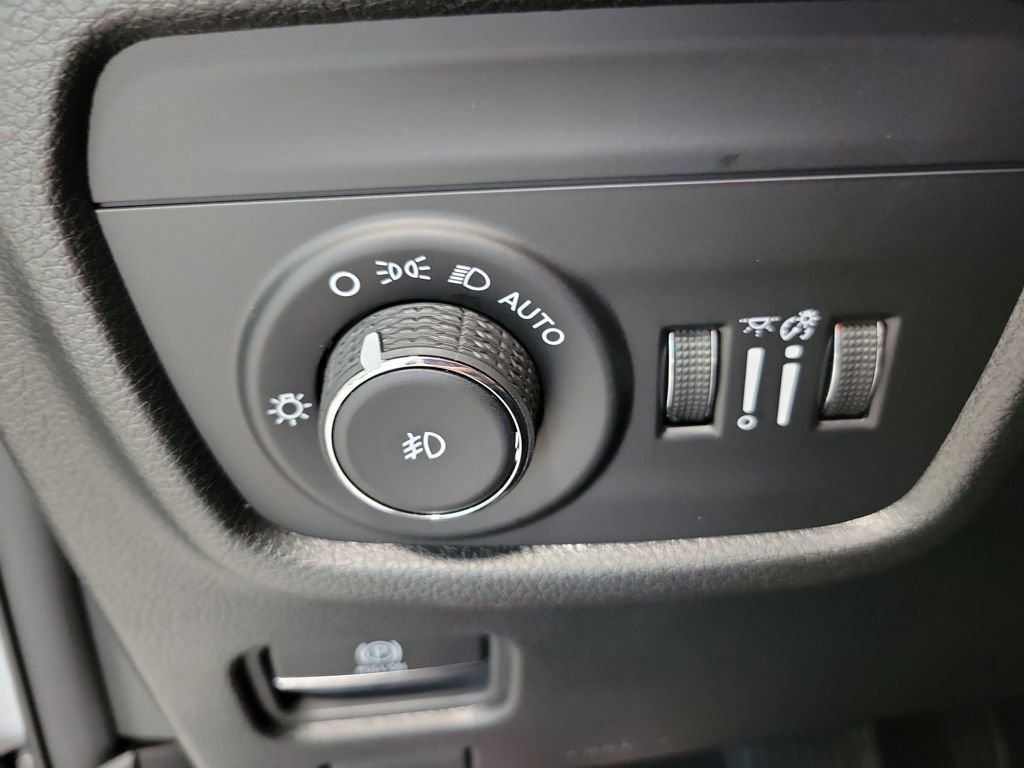 New 2025 Jeep Grand Cherokee L Limited w/ Black Appearance Package image 30