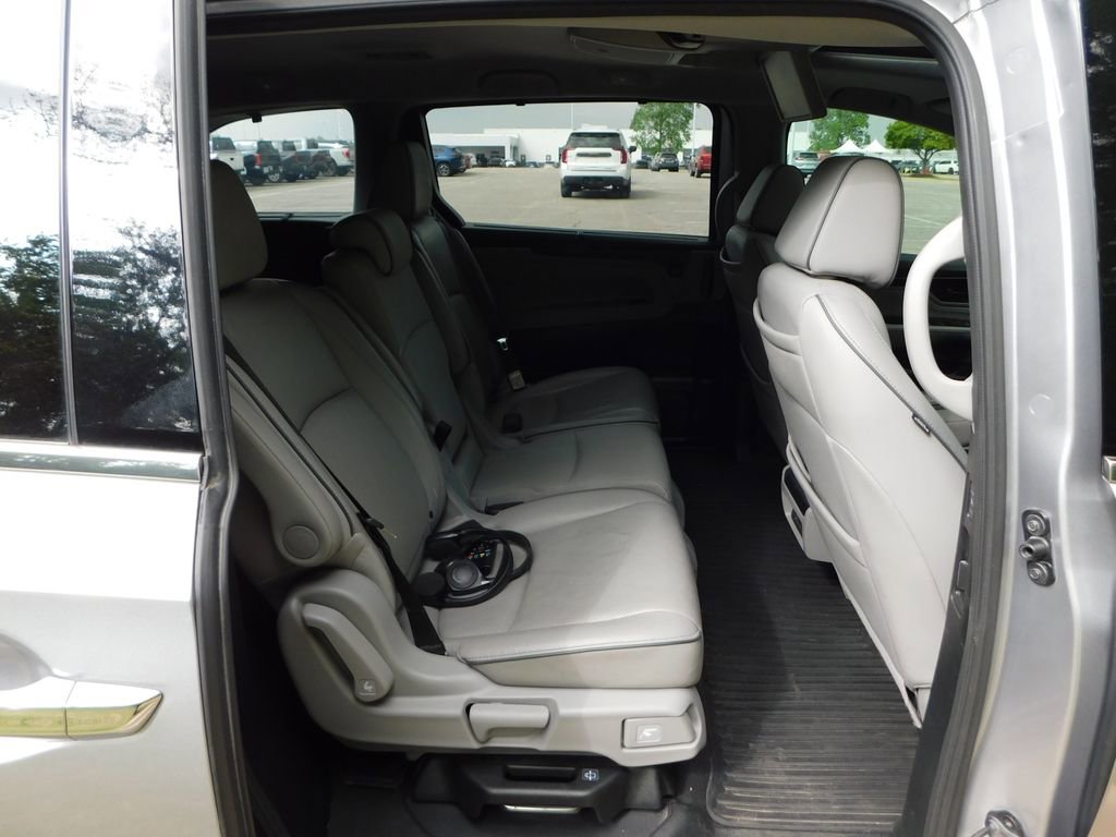 Used 2022 Honda Odyssey Elite image 5