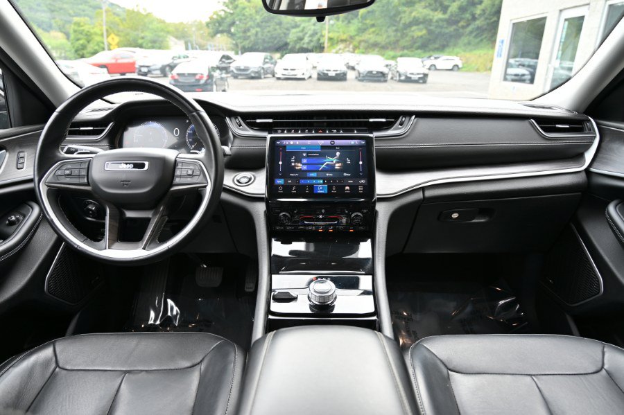 Used 2021 Jeep Grand Cherokee L Limited AWD/4WD image 12