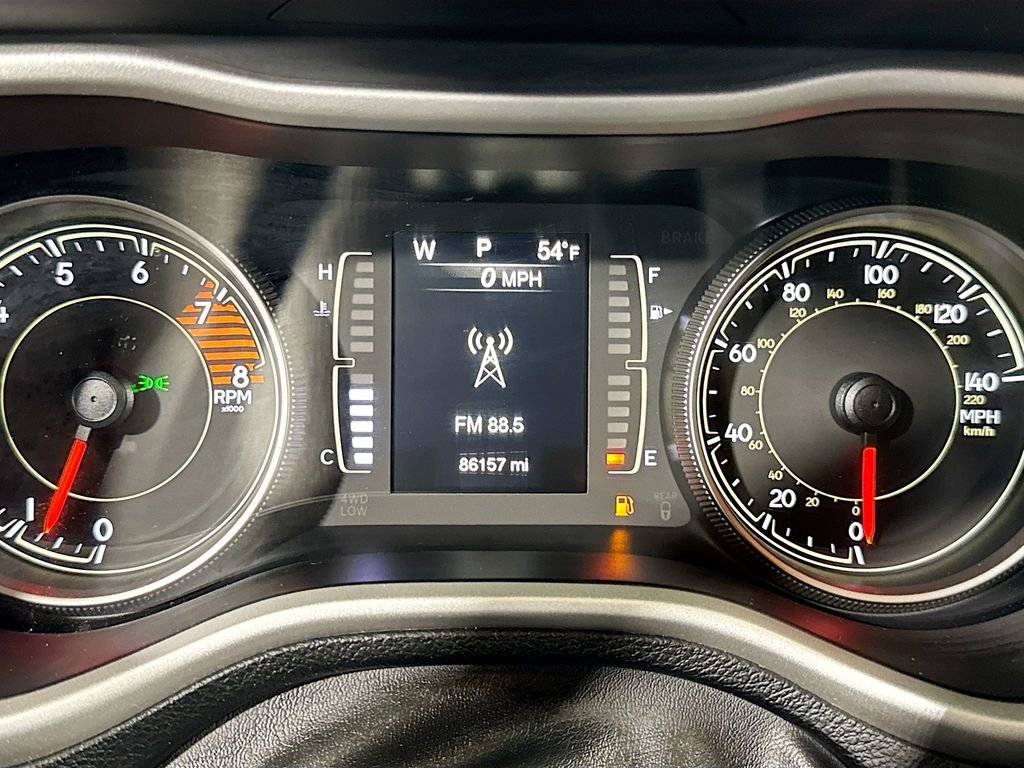 Used 2018 Jeep Cherokee Latitude Plus w/ Cold Weather Group FWD image 18