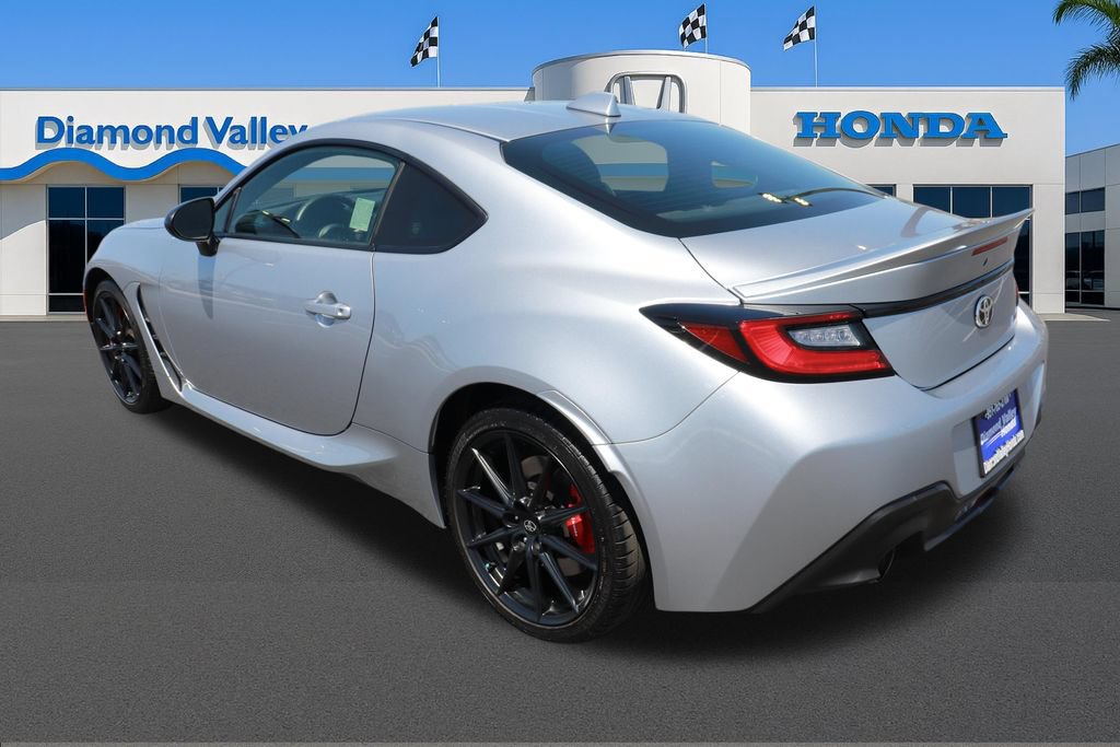 Used 2025 Toyota GR86 Premium w/ Performance Package RWD image 4