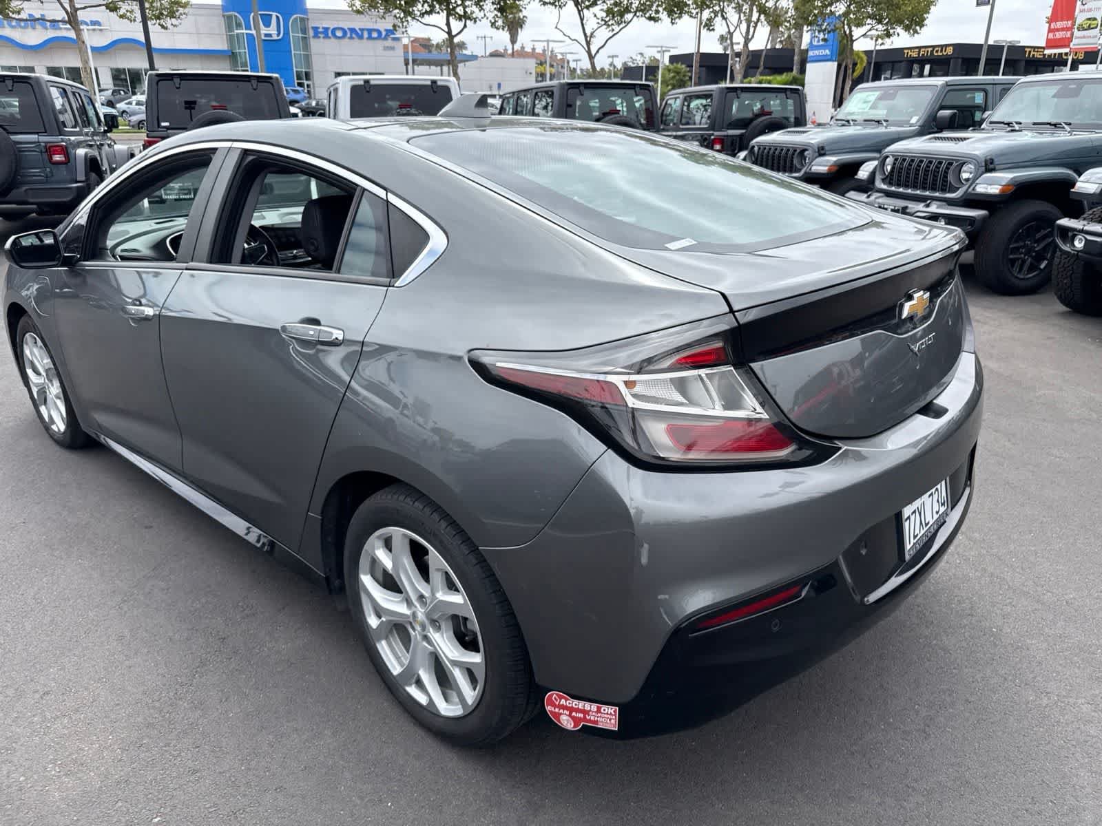 Used 2017 Chevrolet Volt Premier w/ Driver Confidence II Package FWD image 20