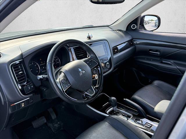 Used 2017 Mitsubishi Outlander SEL image 14