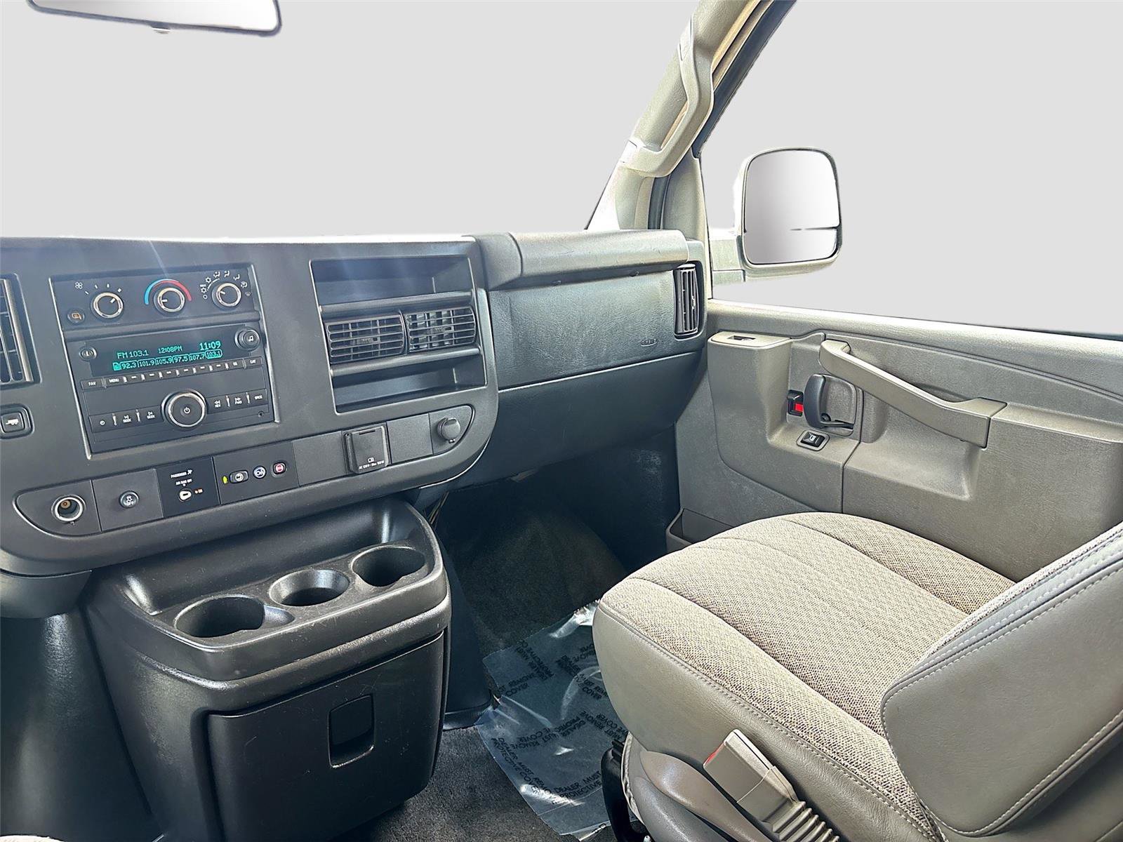 Used 2018 Chevrolet Express 3500 LT w/ LT Preferred Equipment Group image 21
