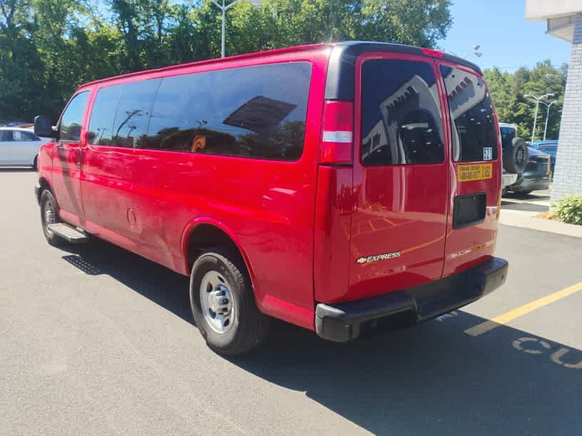 Used 2022 Chevrolet Express 3500 LS RWD image 4