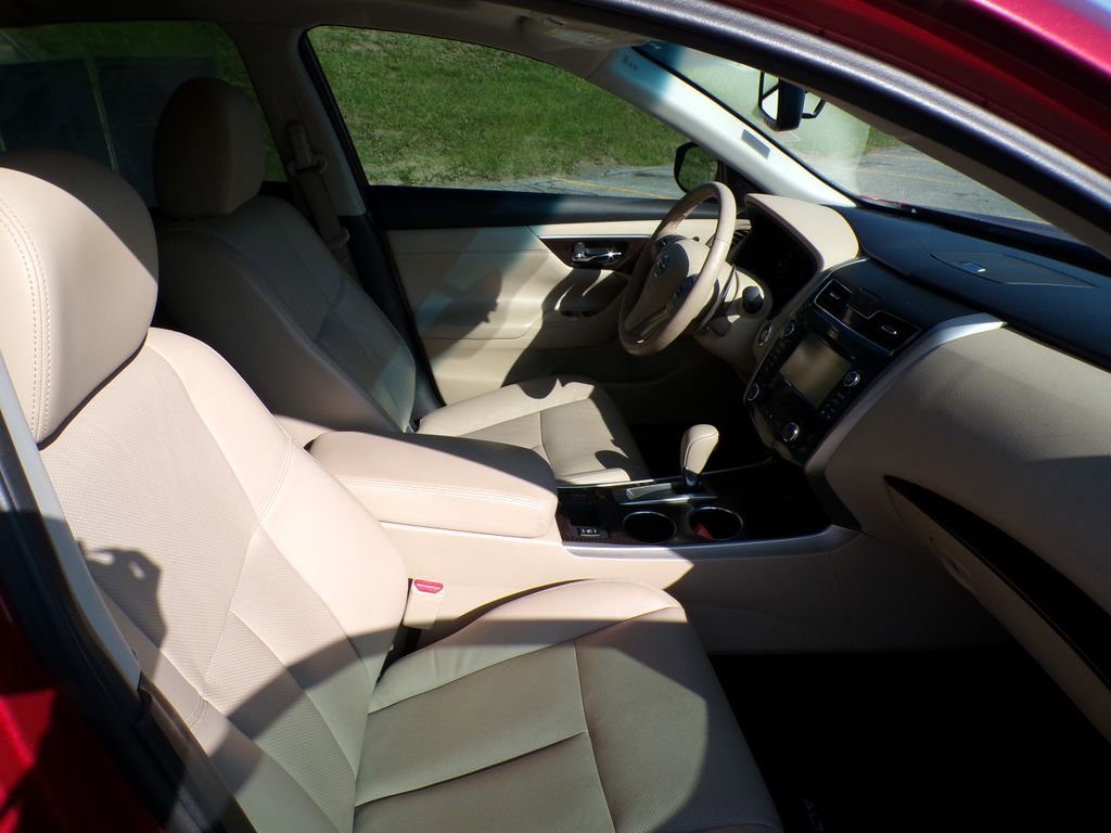 Used 2015 Nissan Altima 3.5 SL FWD image 15