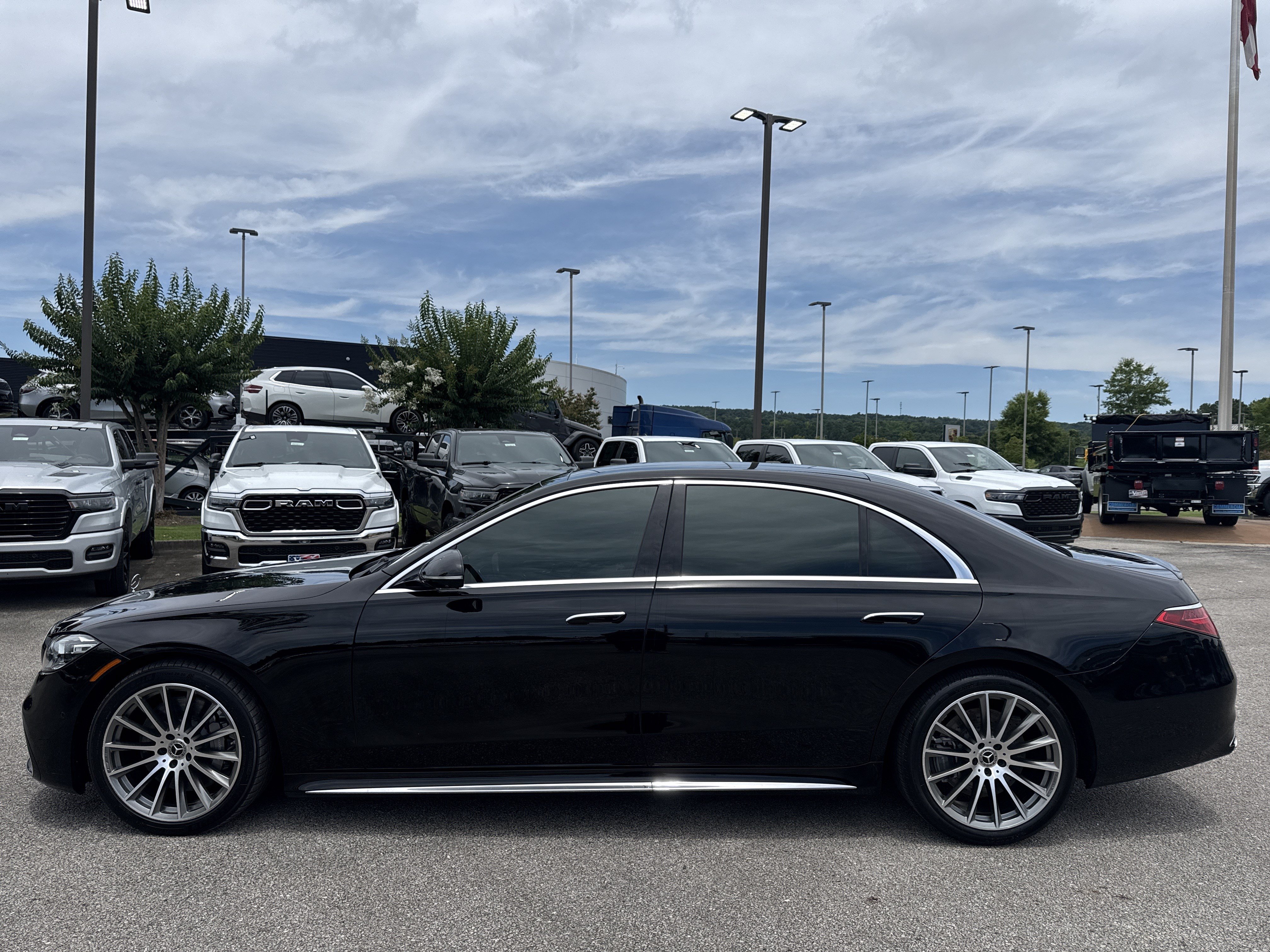 Used 2023 Mercedes-Benz S 500 4MATIC image 4