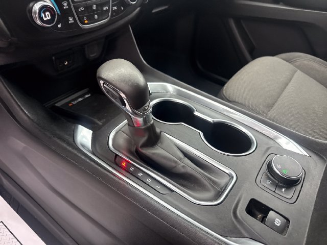 Used 2022 Chevrolet Traverse LT FWD image 22