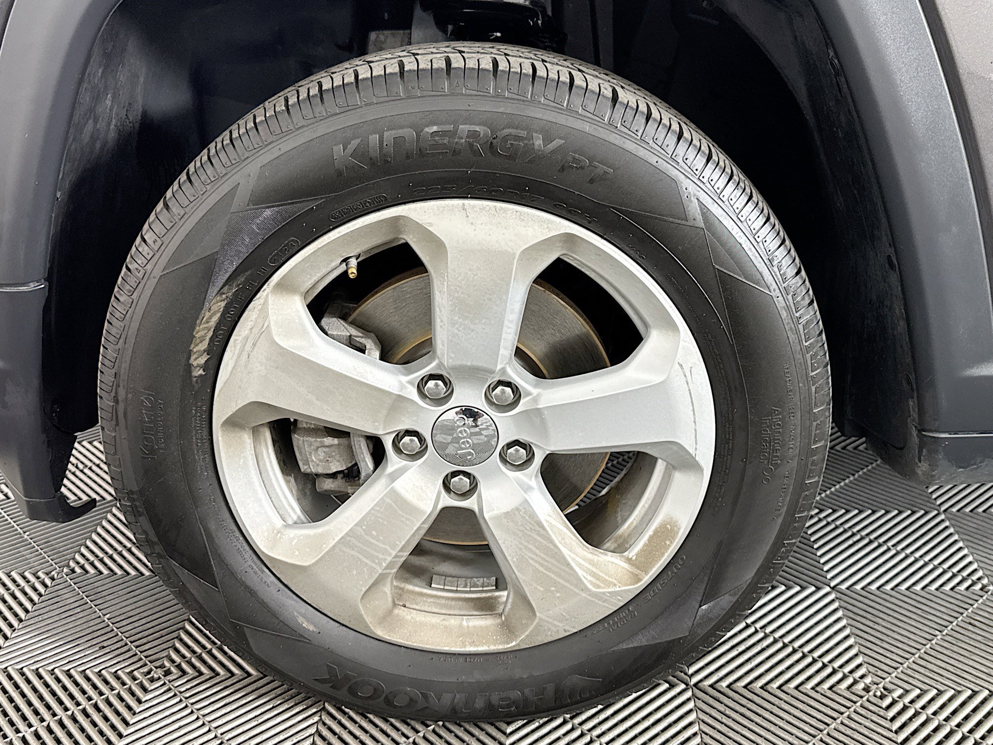 Used 2018 Jeep Compass Latitude w/ Popular Equipment Group image 37