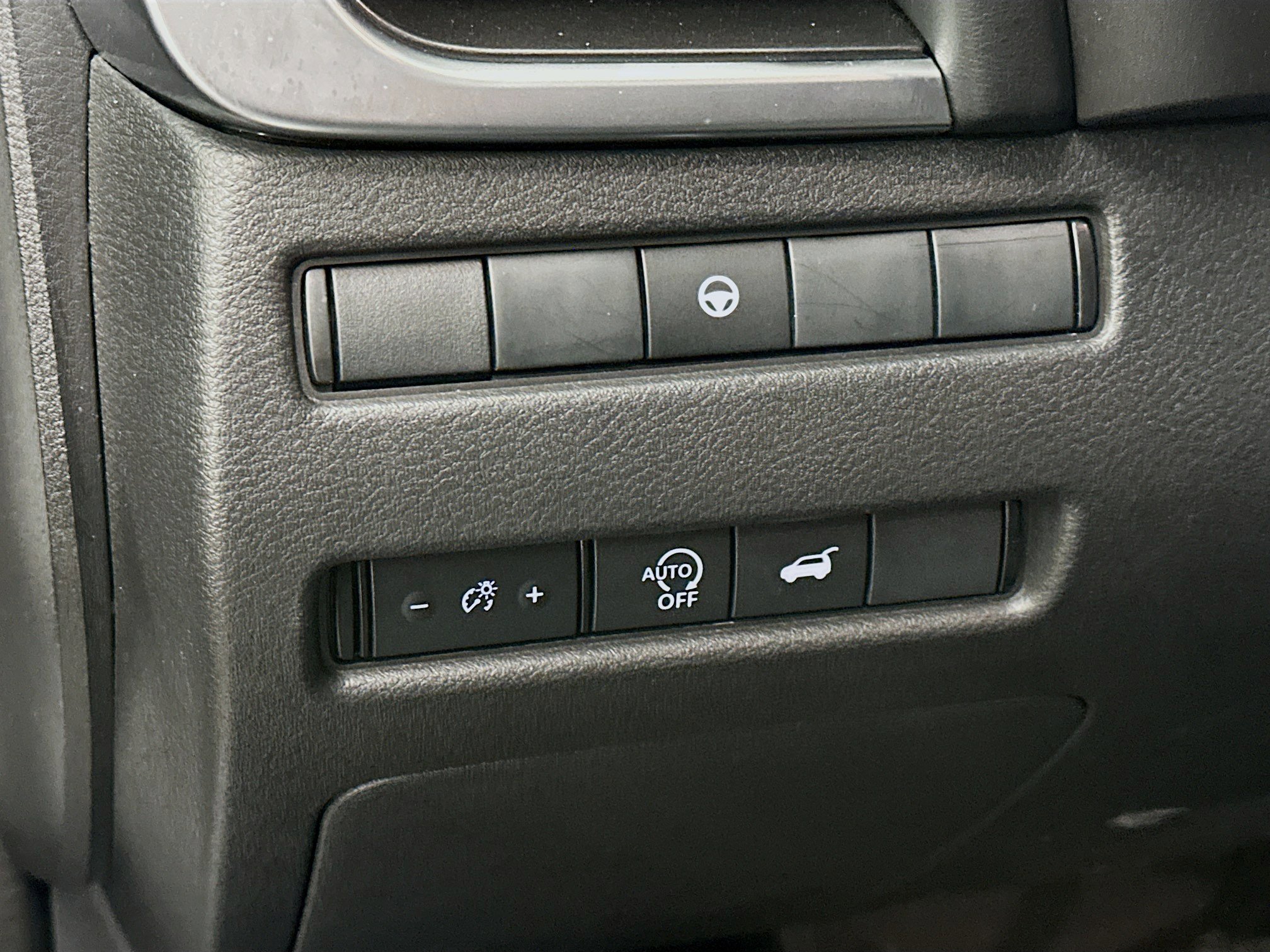 Used 2025 Nissan Rogue SV image 17