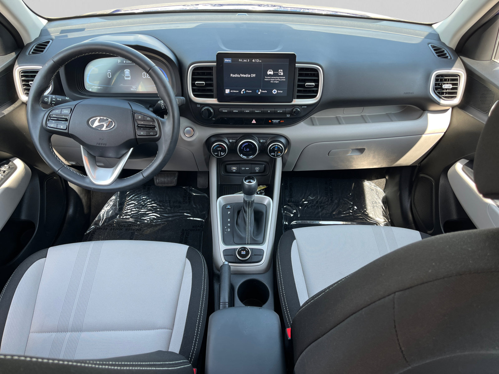 Used 2024 Hyundai Venue SEL FWD image 12