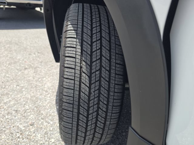 Used 2025 Nissan Kicks SR FWD image 30