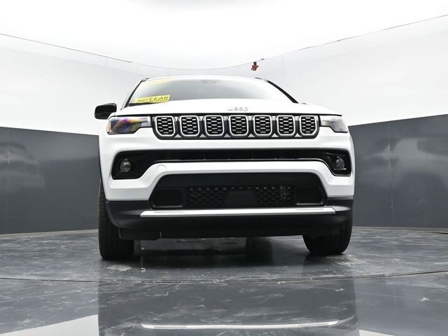 Used 2026 Jeep Compass Limited AWD/4WD image 37