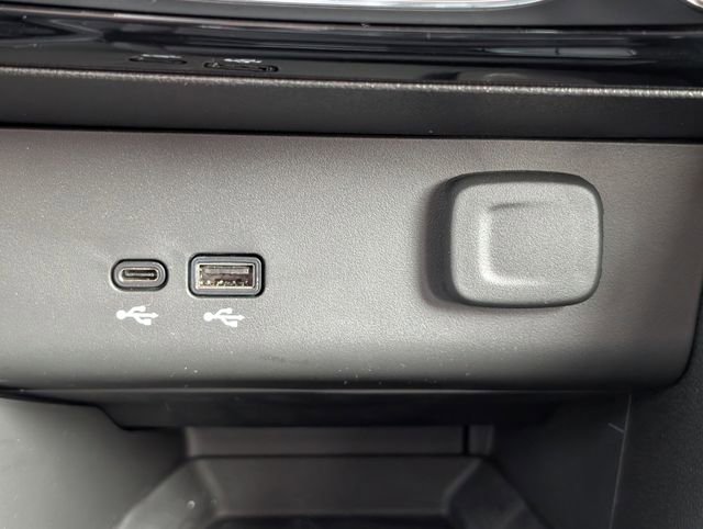 Used 2026 Buick Encore GX Sport Touring w/ Comfort Package image 19