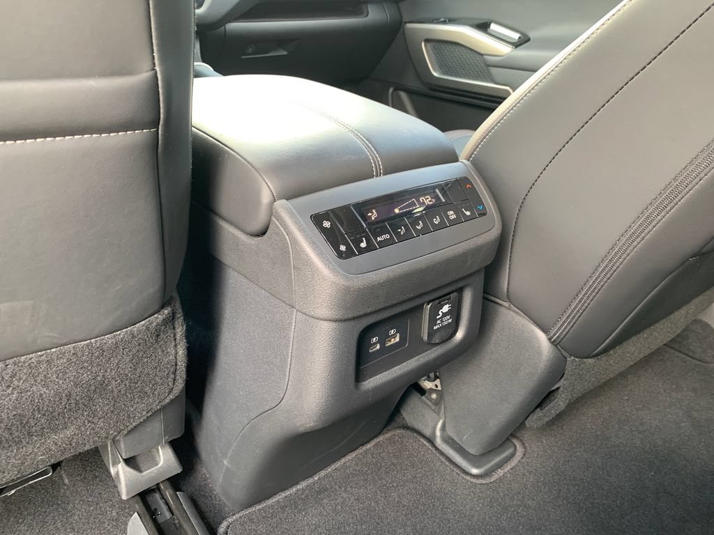 Used 2025 Nissan Pathfinder Platinum AWD/4WD image 29