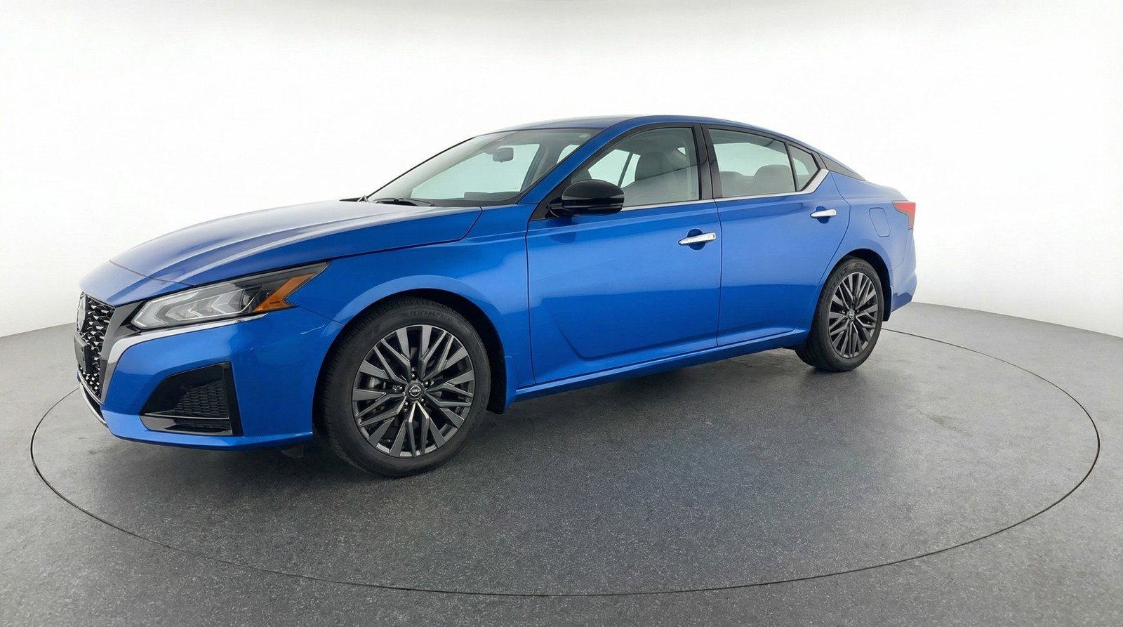 Used 2025 Nissan Altima 2.5 SV image 3