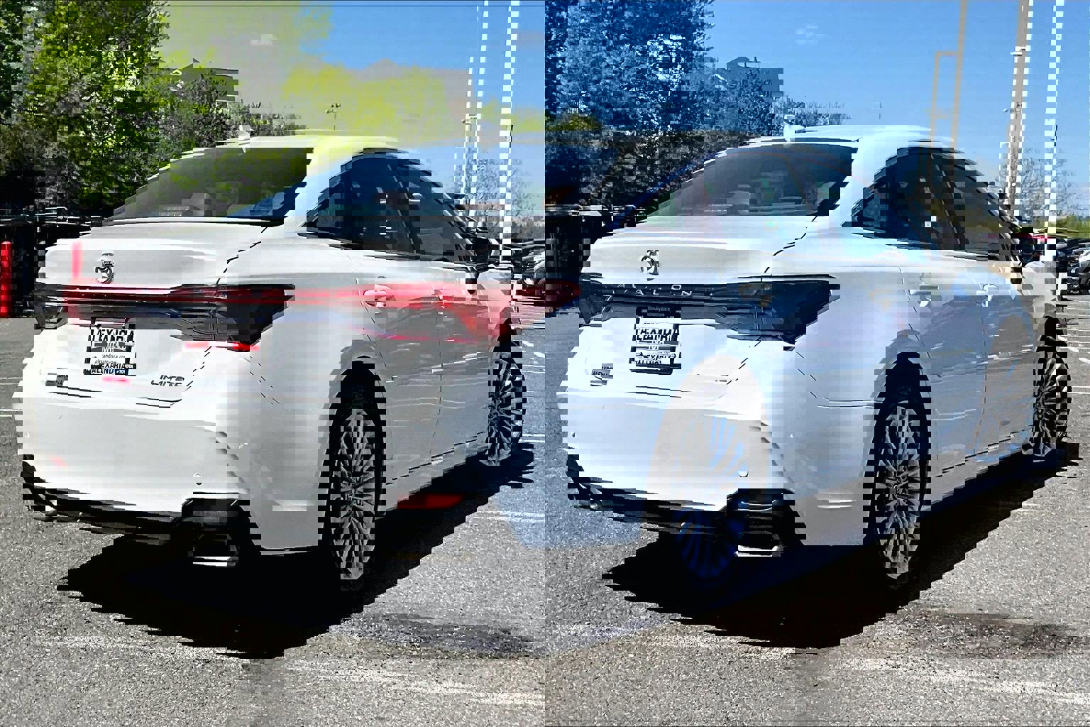 Used 2019 Toyota Avalon Limited w/ Advanced Safety Package image 12