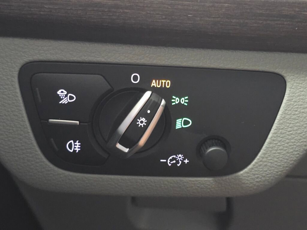 Certified 2025 Audi Q5 2.0T Premium Plus image 37