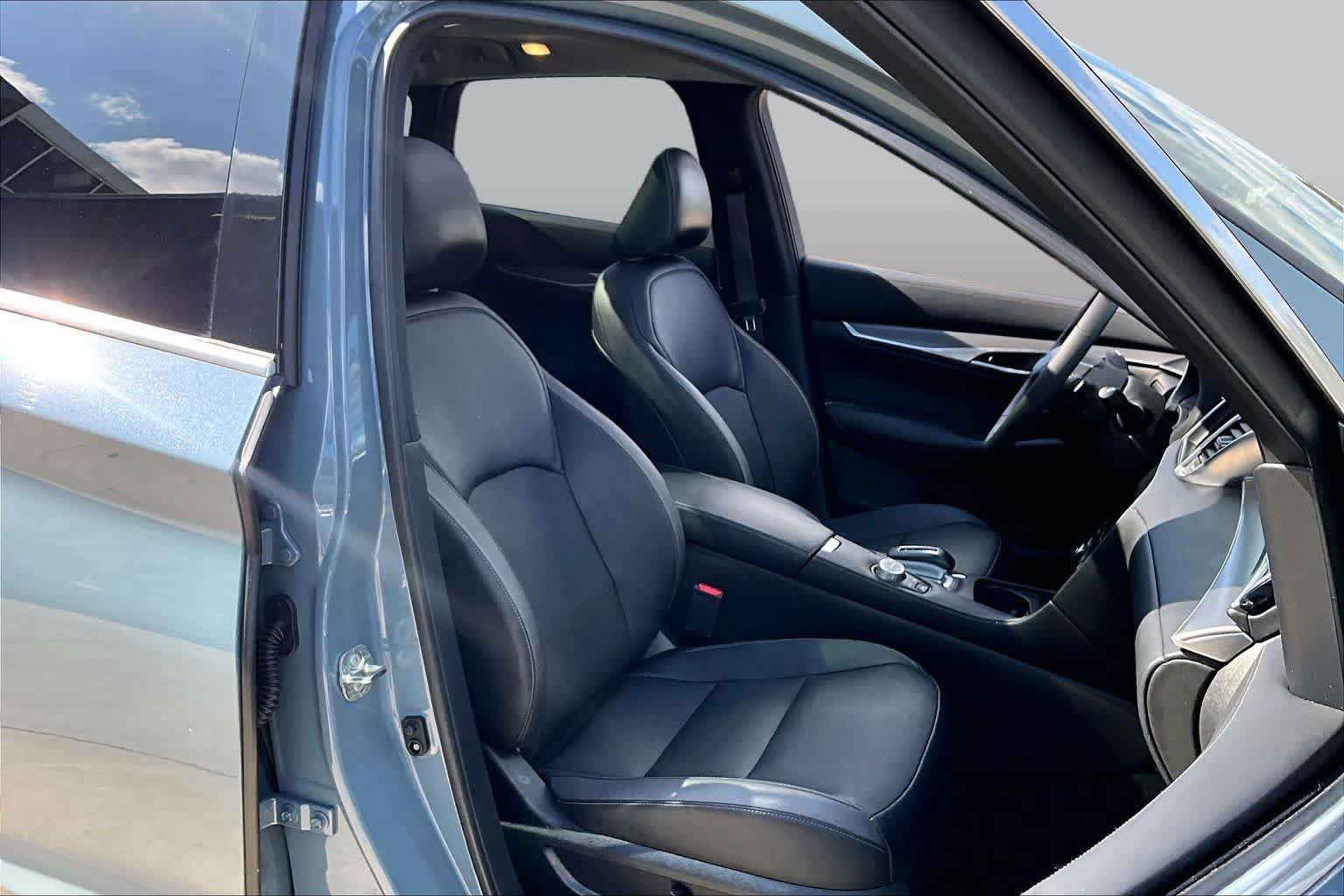 Used 2023 INFINITI QX50 Luxe FWD image 9
