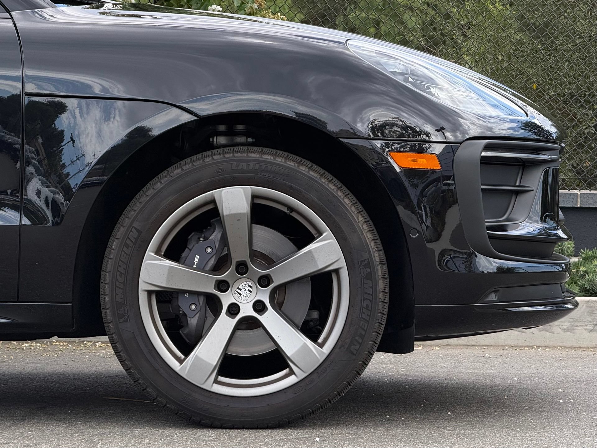New 2025 Porsche Macan AWD/4WD image 12