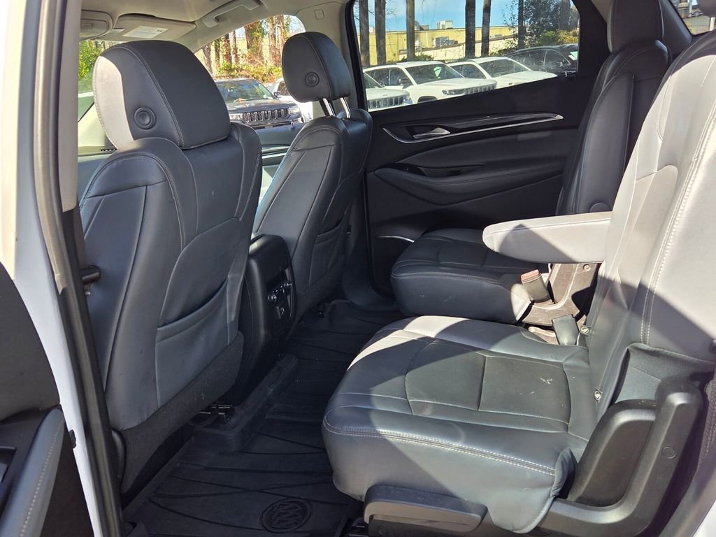 Used 2020 Buick Enclave Essence image 7