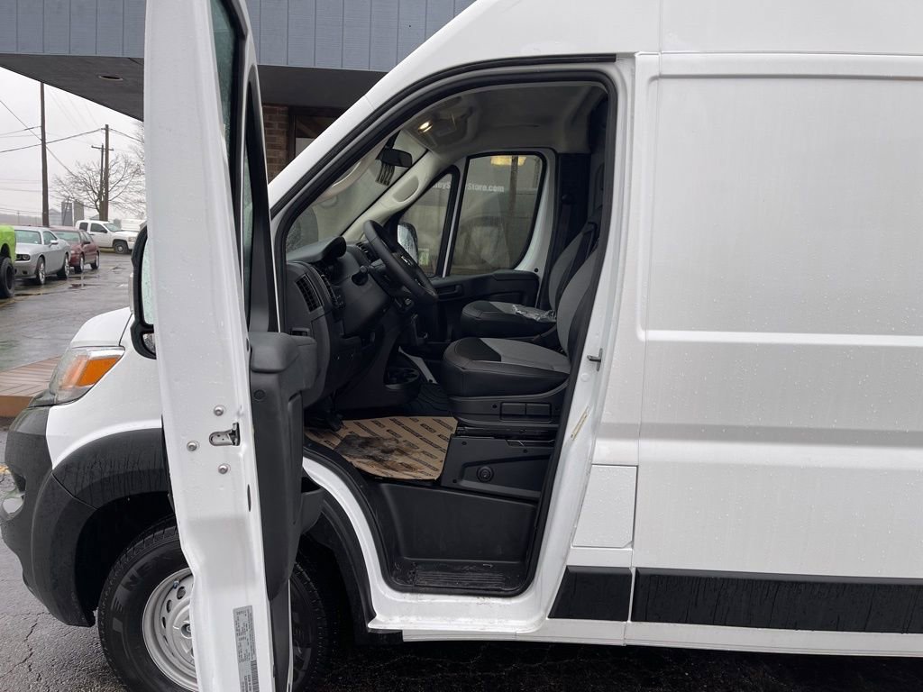 New 2025 RAM ProMaster 3500 w/ Premium Convenience Group FWD image 11
