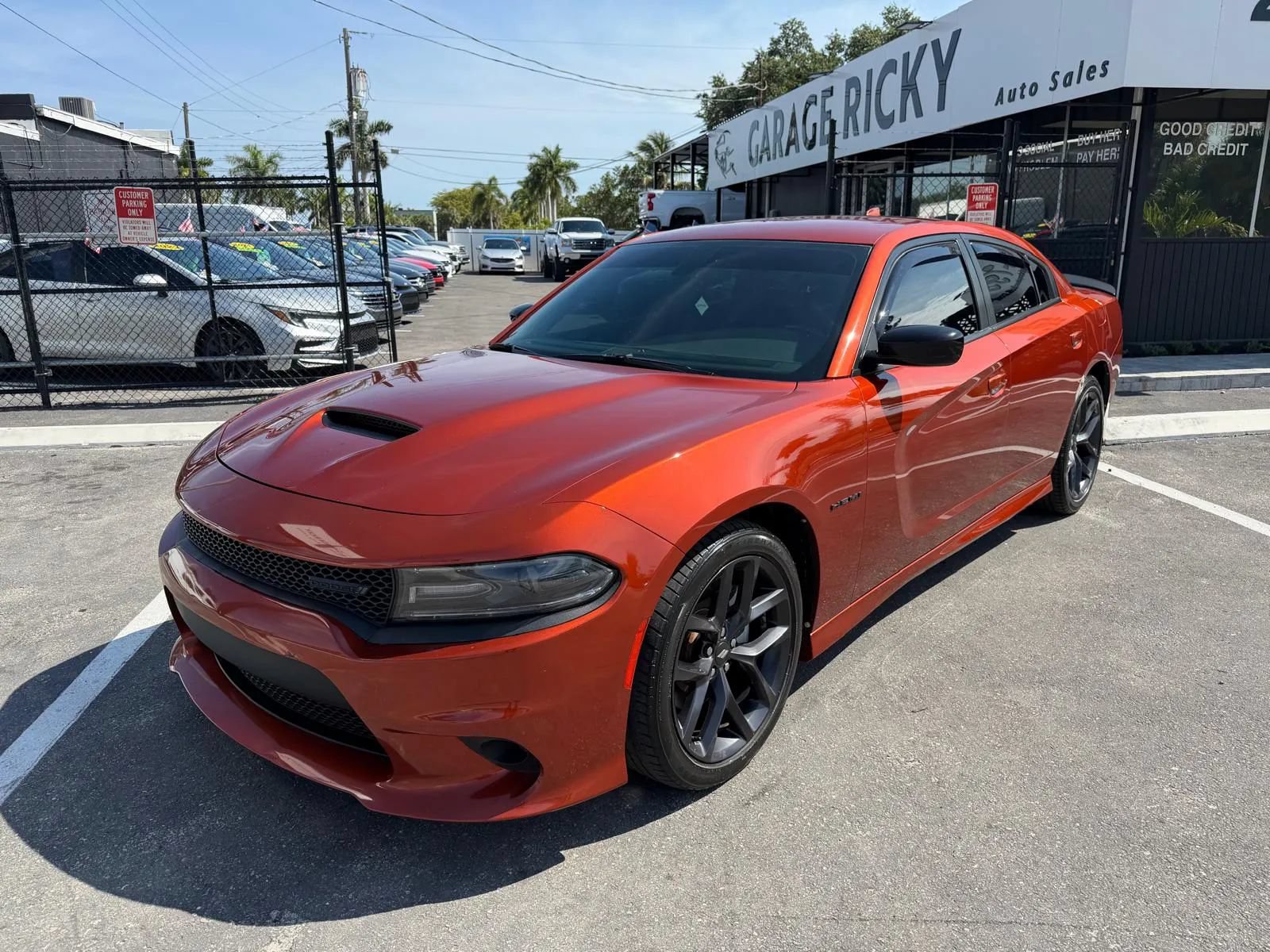 Used 2021 Dodge Charger R/T w/ Blacktop Package RWD image 9
