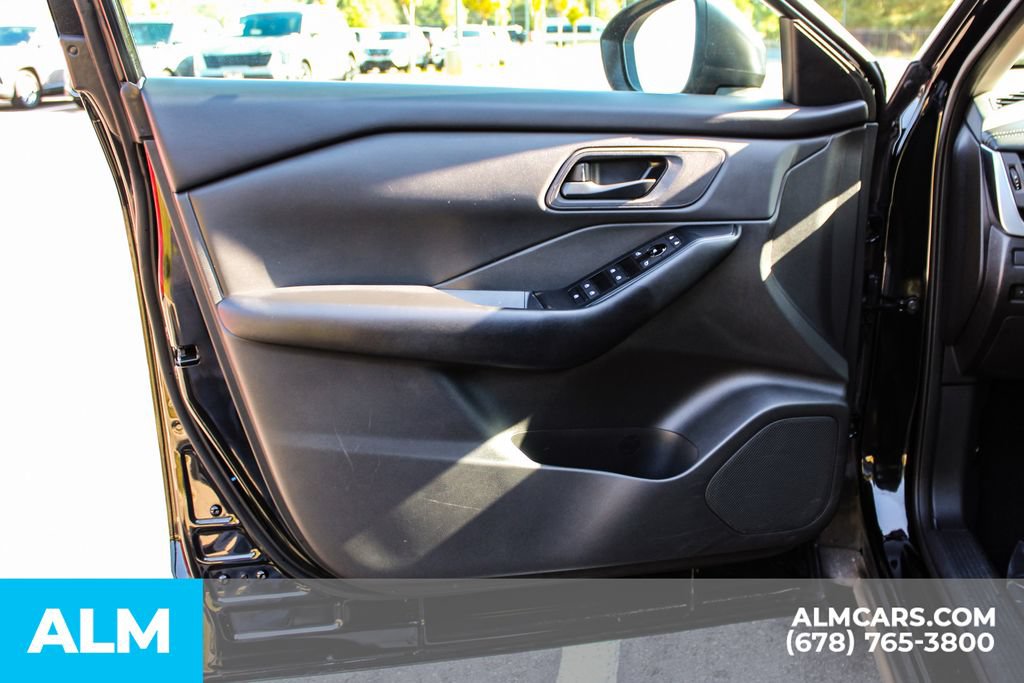 Used 2024 Nissan Rogue S FWD image 37