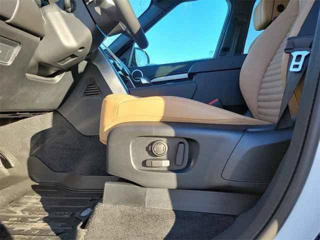 New 2025 Land Rover Discovery Dynamic SE AWD/4WD image 15