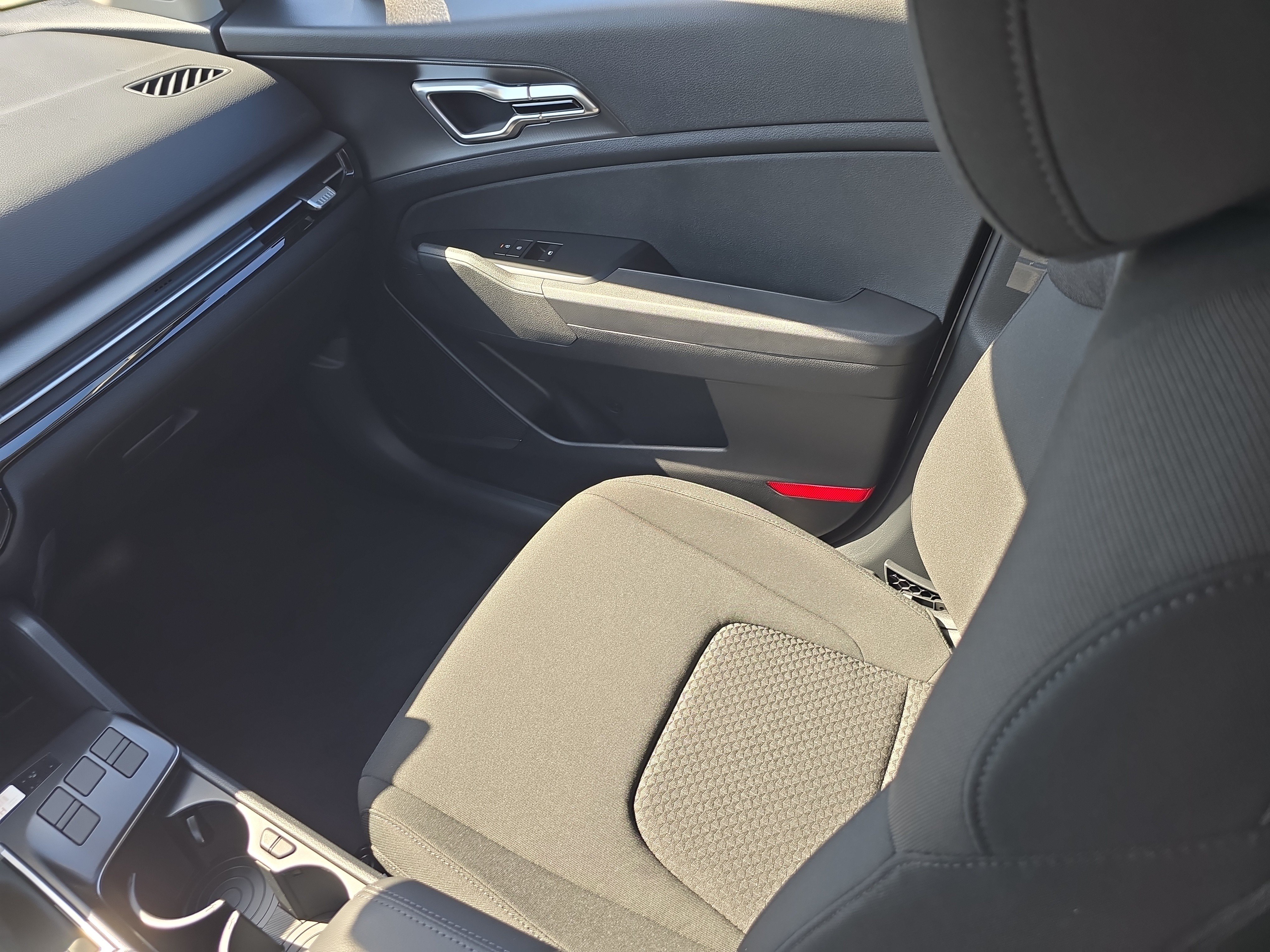 New 2027 Kia Sportage LX FWD image 15
