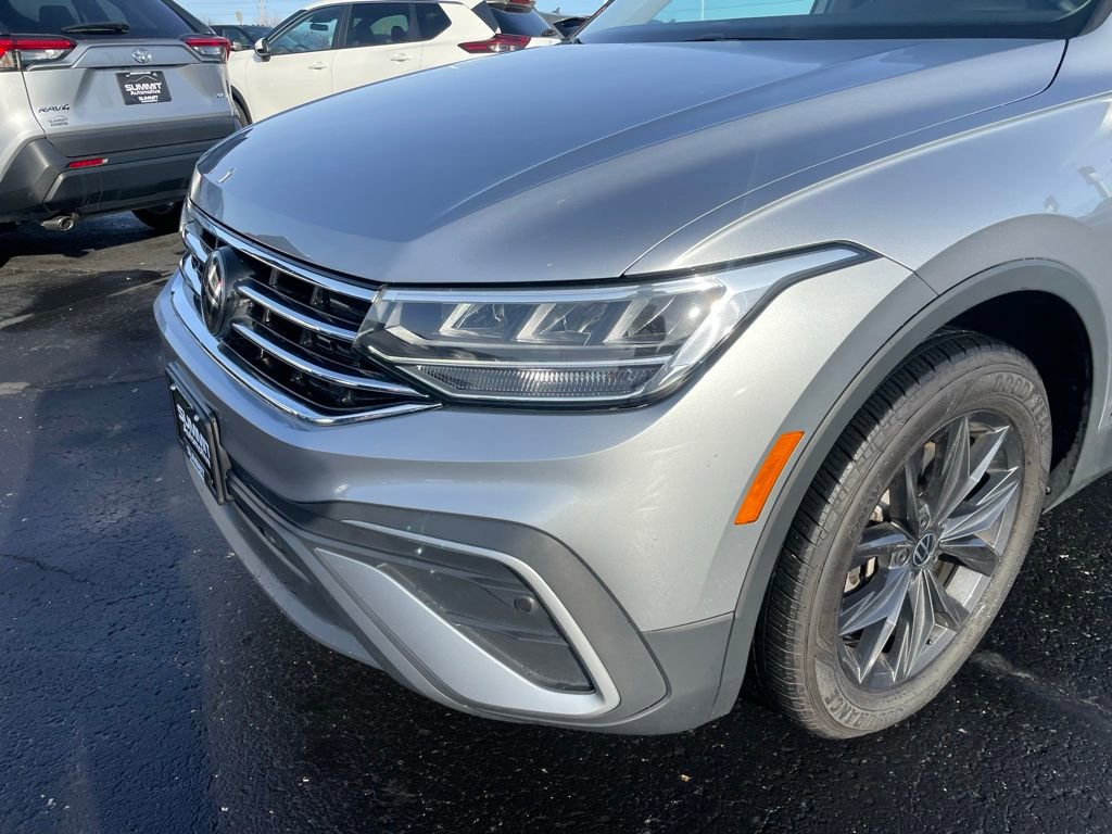 Used 2024 Volkswagen Tiguan SE AWD/4WD image 37