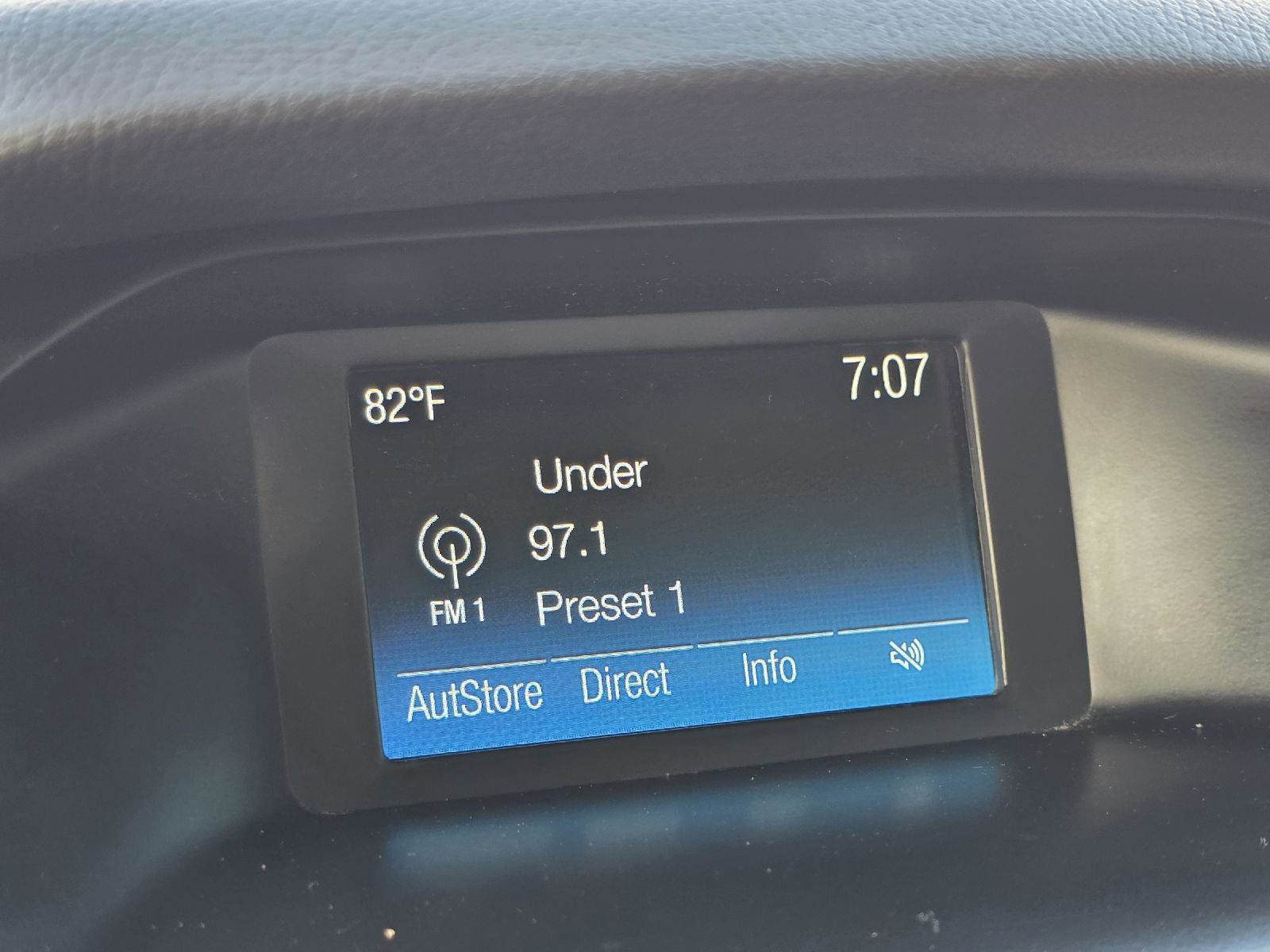Used 2018 Ford Focus SE w/ Cold Weather Package FWD image 18