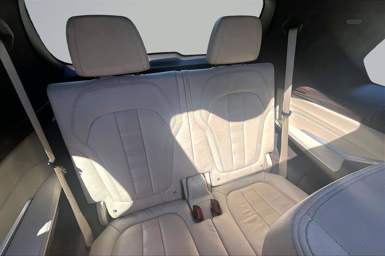 Used 2019 BMW X7 xDrive40i w/ Premium Package AWD/4WD image 26