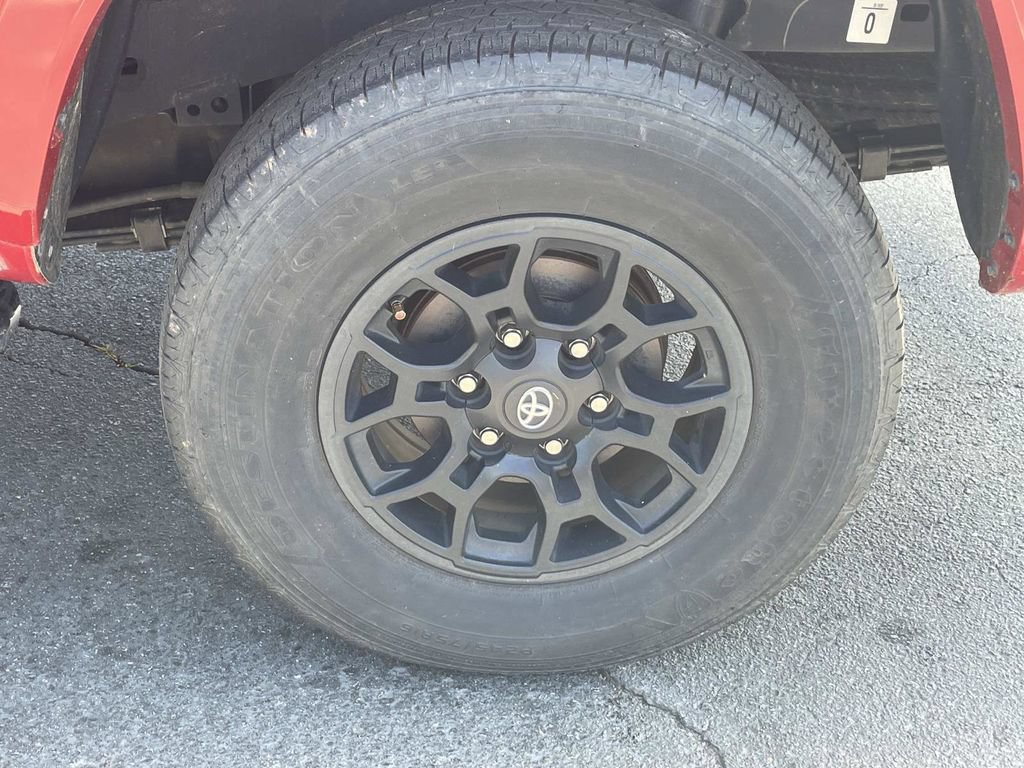 Used 2022 Toyota Tacoma SR5 RWD image 12