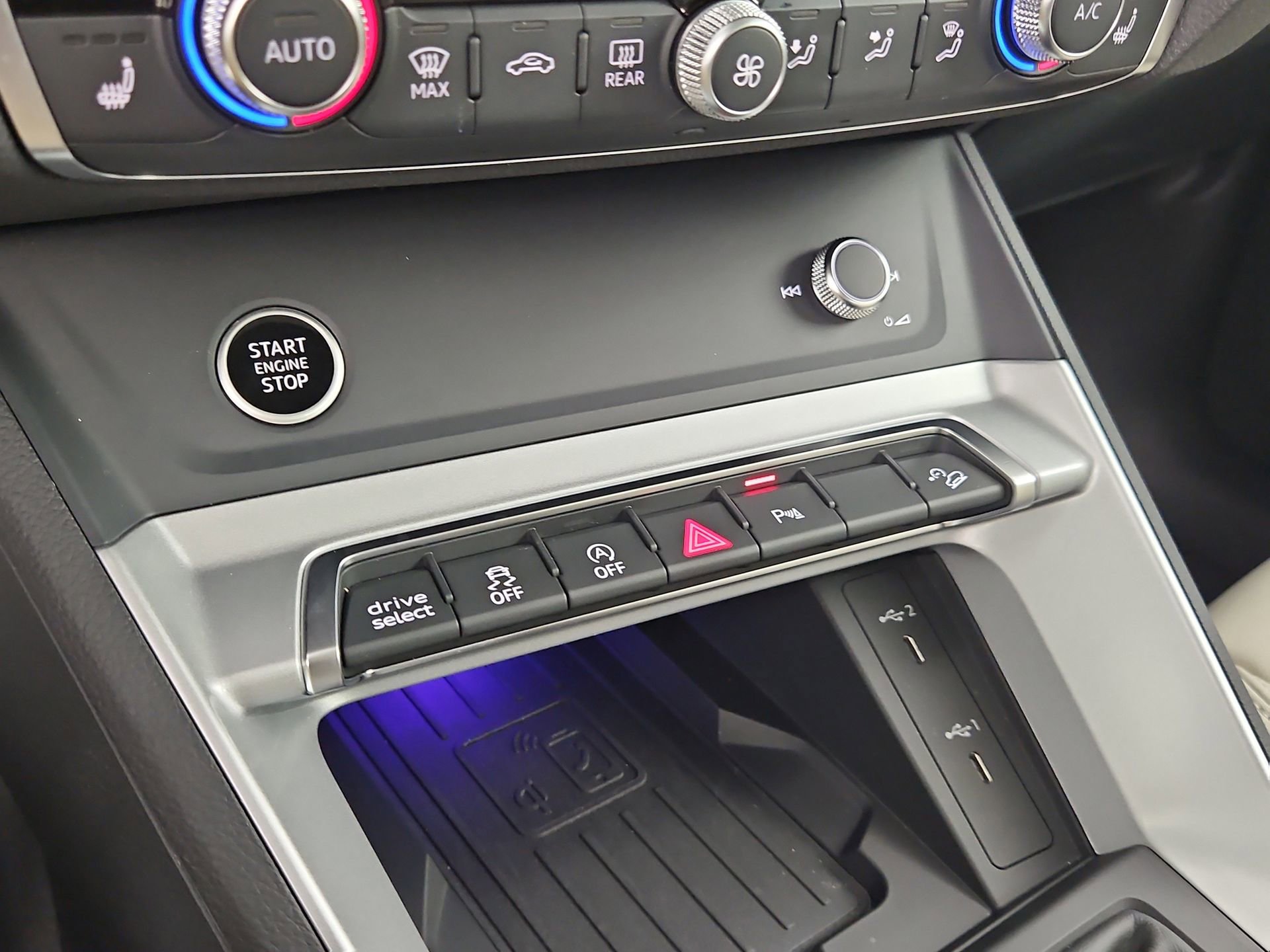 Certified 2025 Audi Q3 2.0T Premium Plus w/ Premium Plus Package image 34