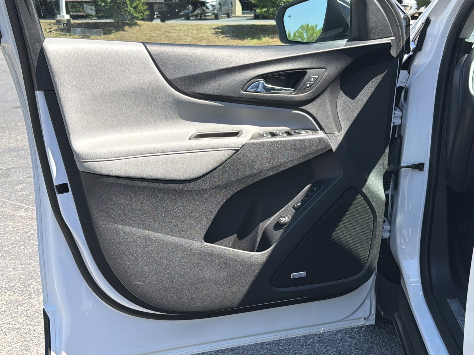 Used 2020 Chevrolet Equinox Premier image 16
