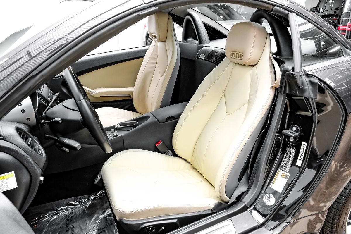Used 2011 Mercedes-Benz SLK 300 image 29