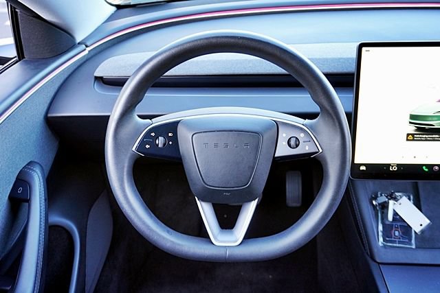 Used 2025 Tesla Model 3 Long Range RWD image 18