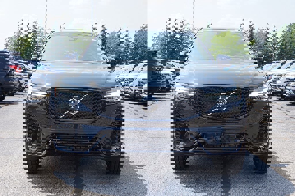 New 2026 Volvo XC60 B5 Ultra w/ Protection Package Premier image 2
