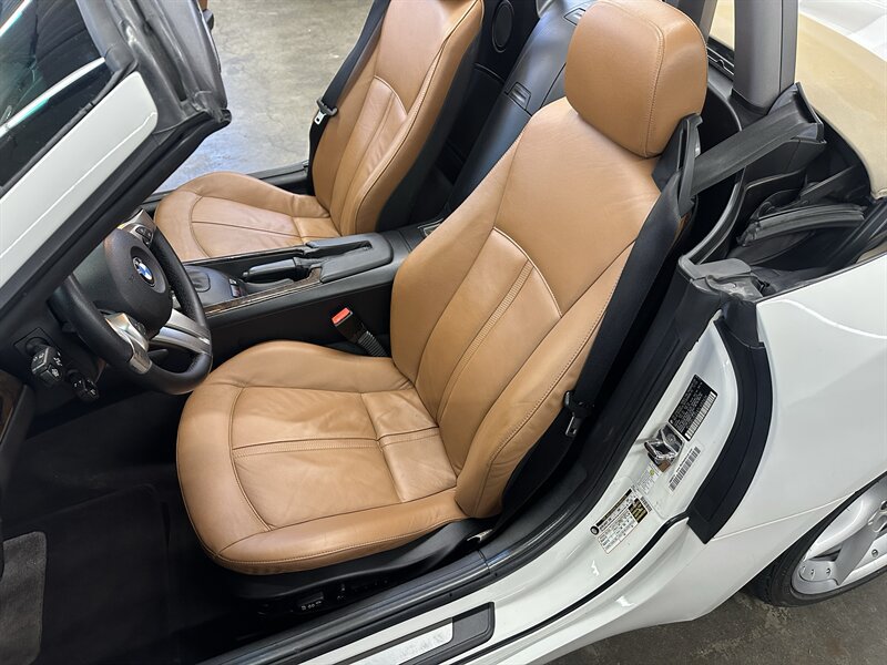 Used 2007 BMW Z4 3.0si RWD image 12