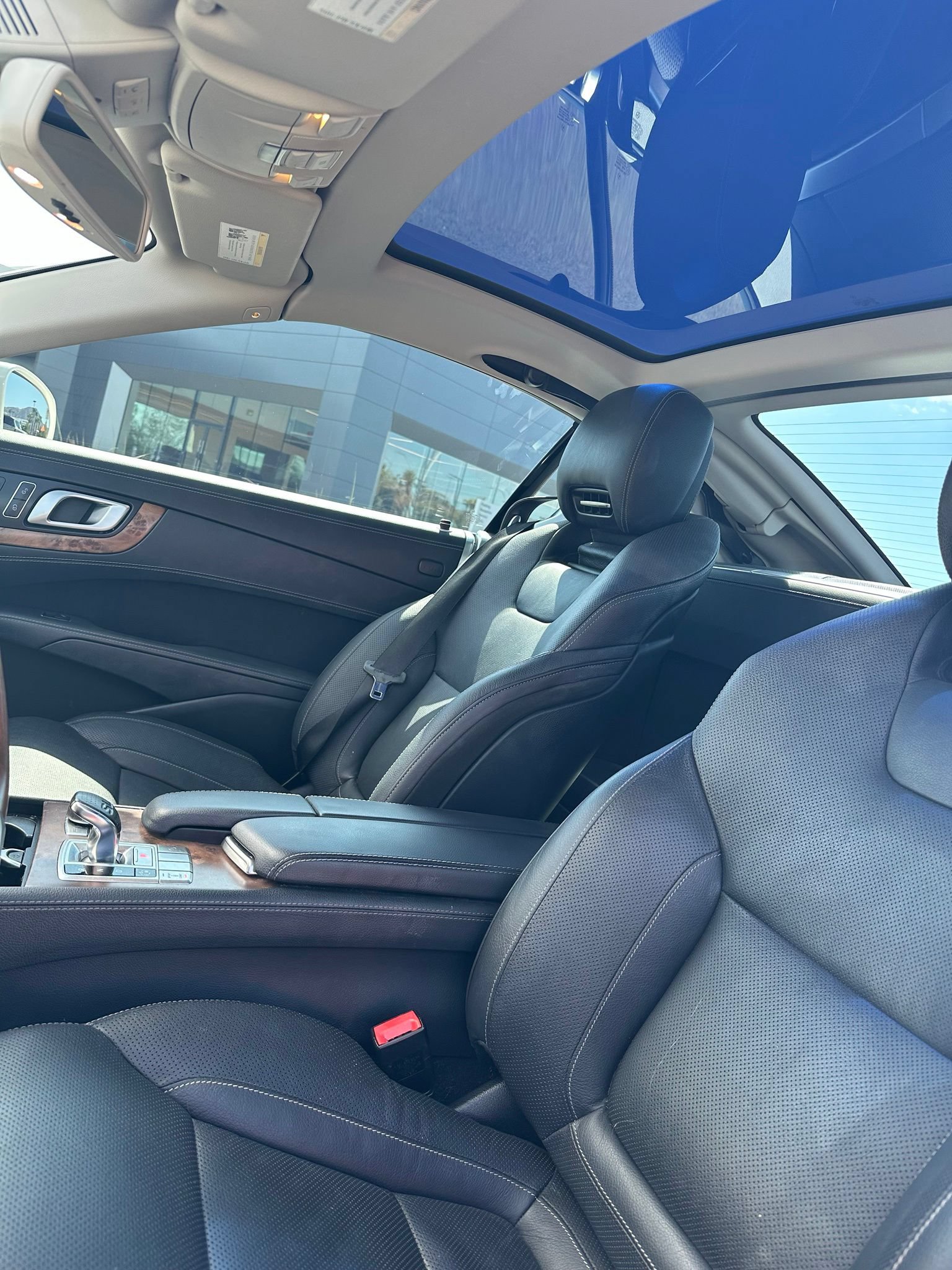 Used 2016 Mercedes-Benz SL 550 w/ Driver Assistance Package image 12