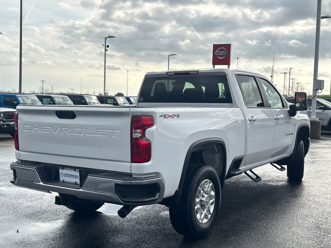 Used 2024 Chevrolet Silverado 3500 LT image 3