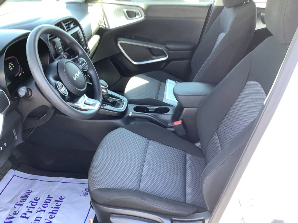 Used 2024 Kia Soul LX image 10