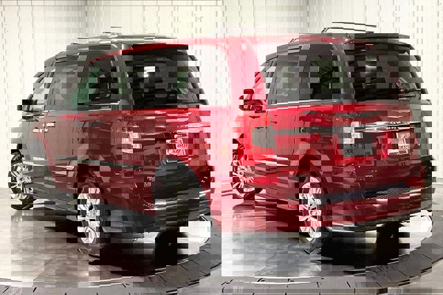 Used 2012 Chrysler Town & Country Limited w/ Luxury Group image 12