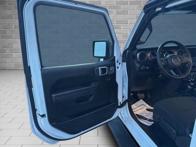 Used 2022 Jeep Wrangler Unlimited Sport image 13