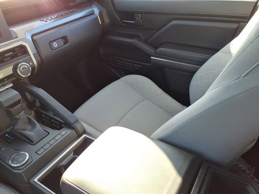 Used 2025 Toyota Tacoma SR5 image 17
